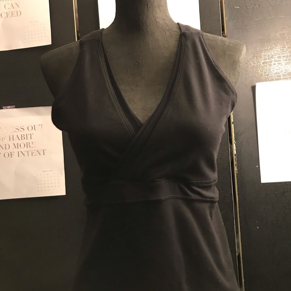 Lululemon Workout Tank - built in shelf bra - 12/L